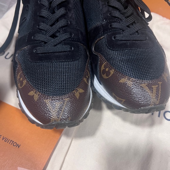 Louis Vuitton Run Away Sneakers - Picture 5 of 10